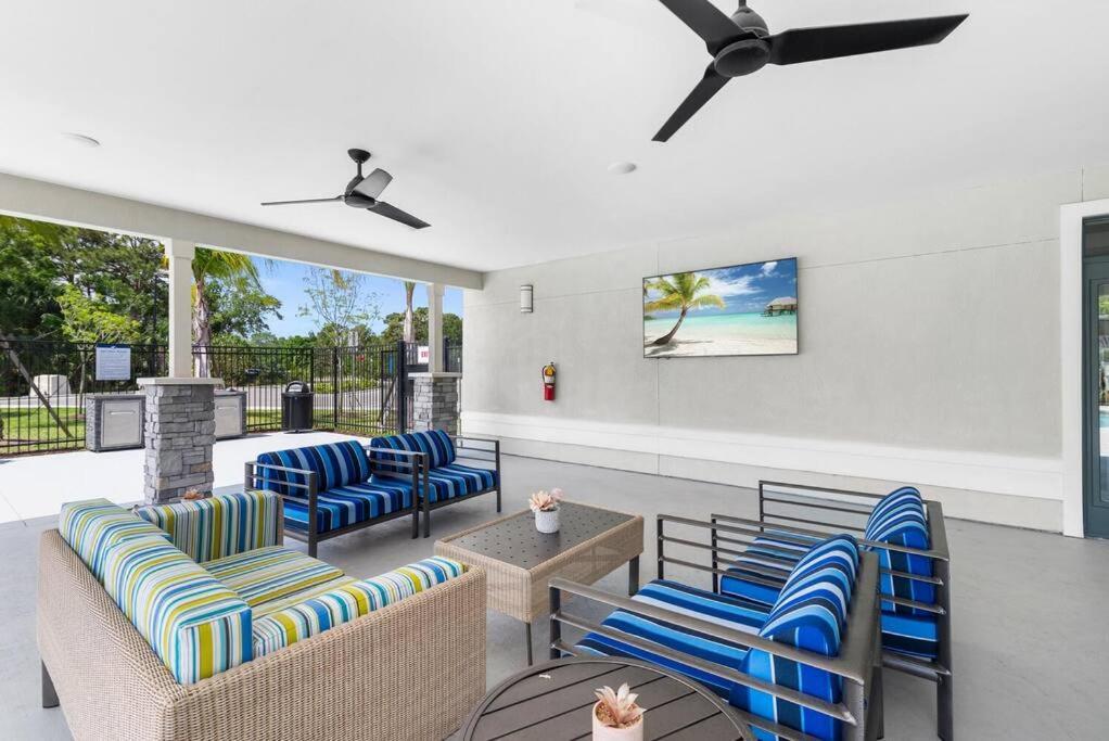 Elegant 2 Bed/2 Bath Apartment In Melbourne Fl Luaran gambar