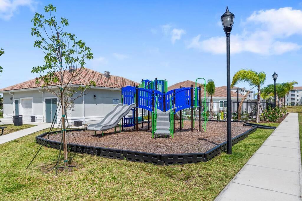 Elegant 2 Bed/2 Bath Apartment In Melbourne Fl Luaran gambar